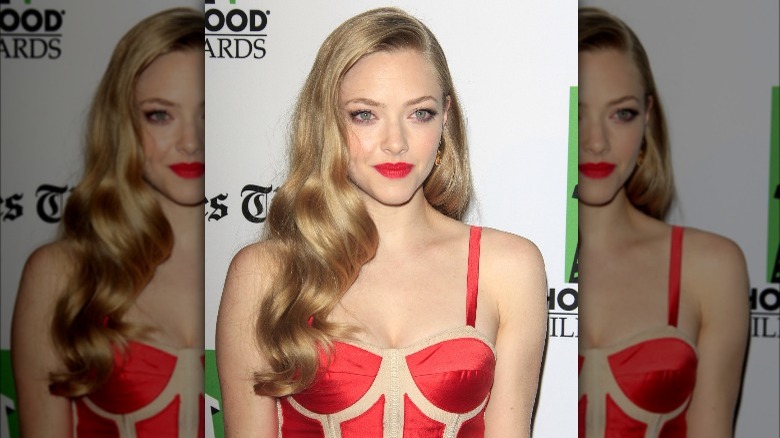 Amanda Seyfried with red lipstick