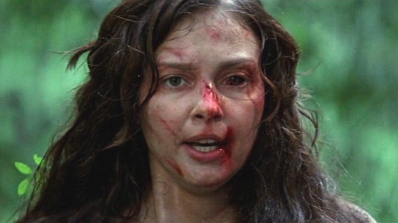 Ashley Judd bloodied and speaking