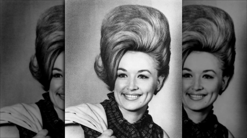 Black-and-white photo of Dolly Parton at age 19