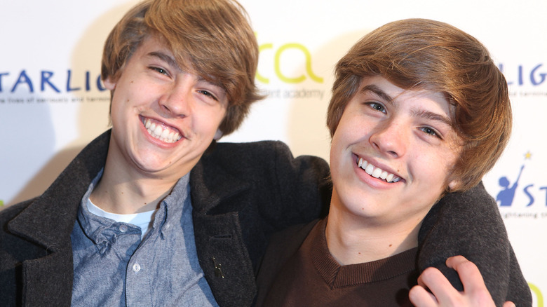 Cole and Dylan Sprouse smiling