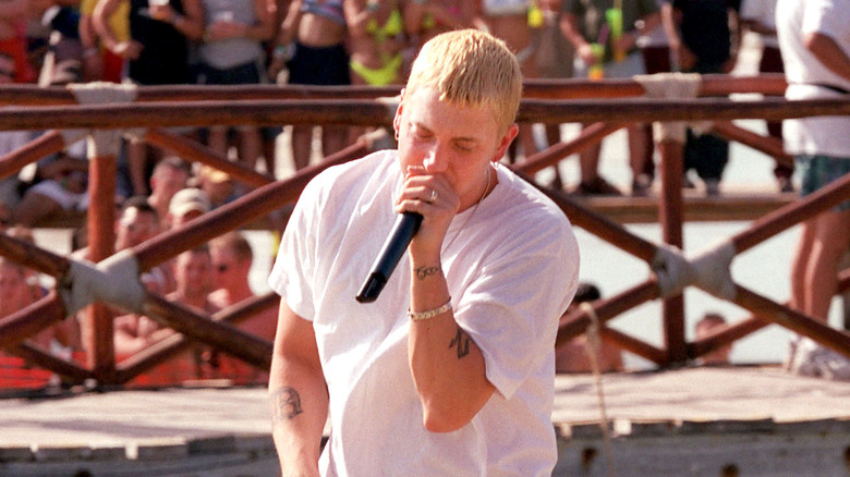 Eminem performing in 2000