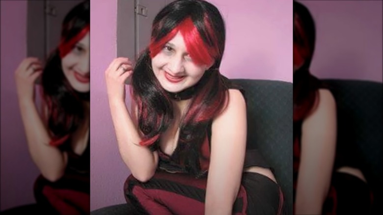 Gypsy Rose Blanchard wearing red and black wig