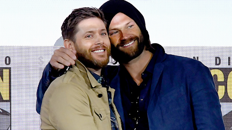 Jared Padakecki and Jensen Ackles at a Comic-Con in 2019