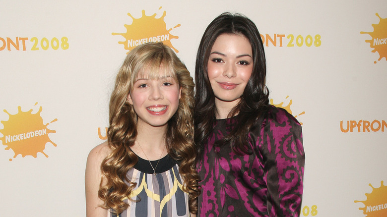 Jennette McCurdy and Miranda Cosgrove in 2008.