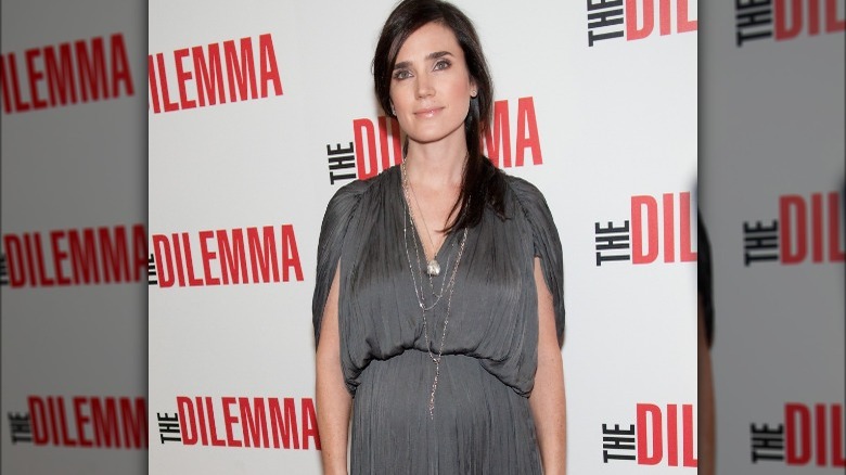 Jennifer Connelly, posing while pregnant