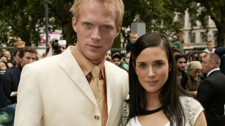 Paul Bettany and Jennifer Connelly posing