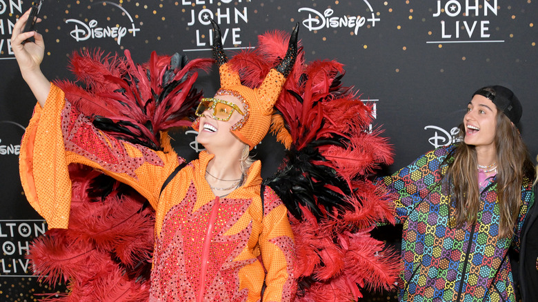 JoJo Siwa and Avery Cyrus taking a selfie