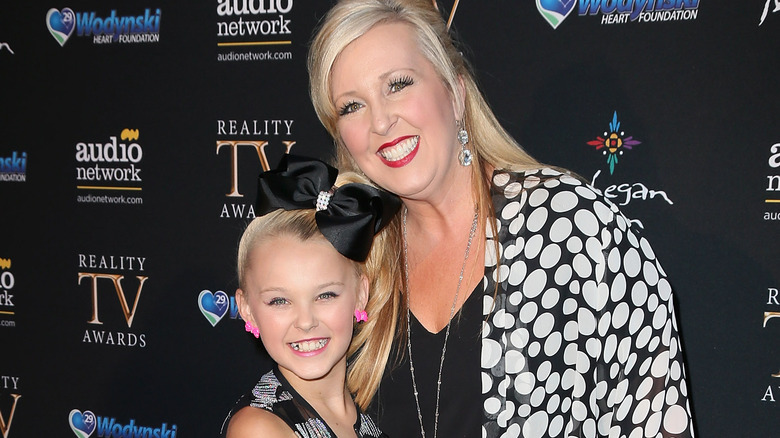 JoJo and Jessalynn Siwa in 2015.