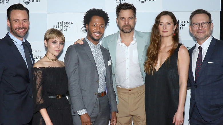 Joshua Jackson and cast of "Dr. Death" smiling