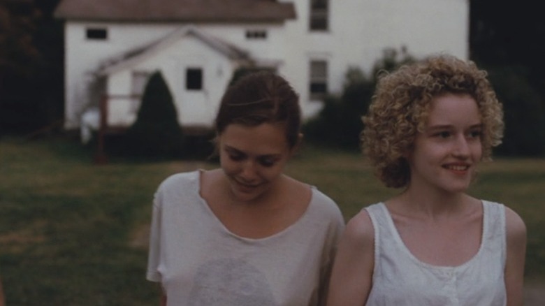 Elizabeth Olsen and Julia Garner