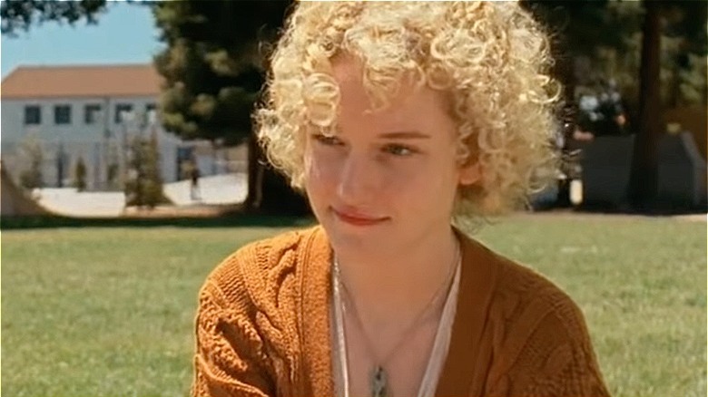 Julia Garner on The Americans