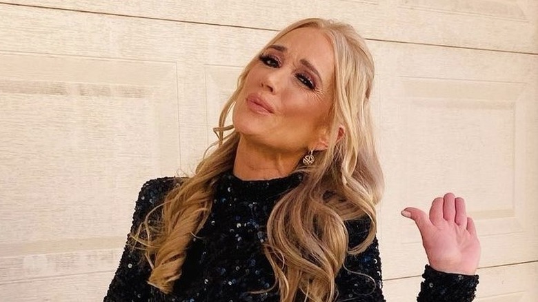 Kim Richards, waving