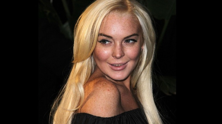 Blond Lindsay Lohan posing 