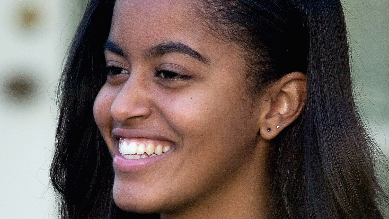 Malia Obama's Life Growing Up In The Spotlight