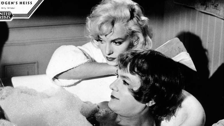 Marilyn Monroe acting with Tony Curtis 