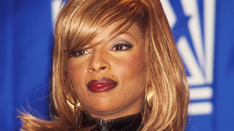 R&B singer Mary J. Blige stands at the 1995 Billboard Music Awards