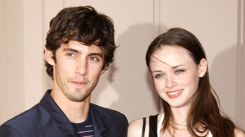 Milo Ventimiglia and Alexis Bledel pose together