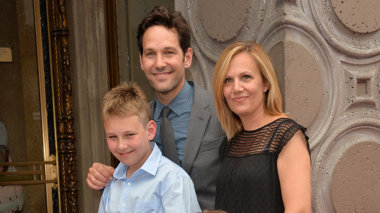 Paul Rudd poses with his family