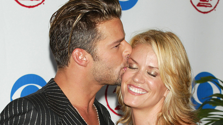 Ricky Martin kissing Rebecca de Alba