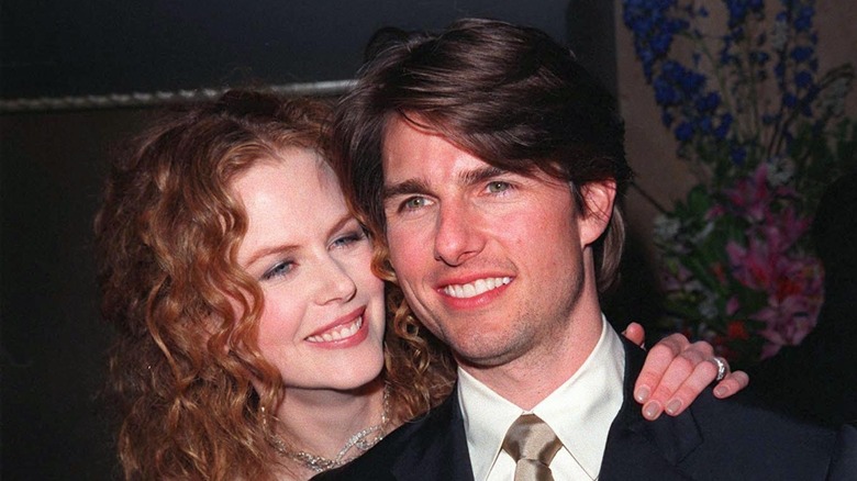 Nicole Kidman and Tom Cruise posing in 1998