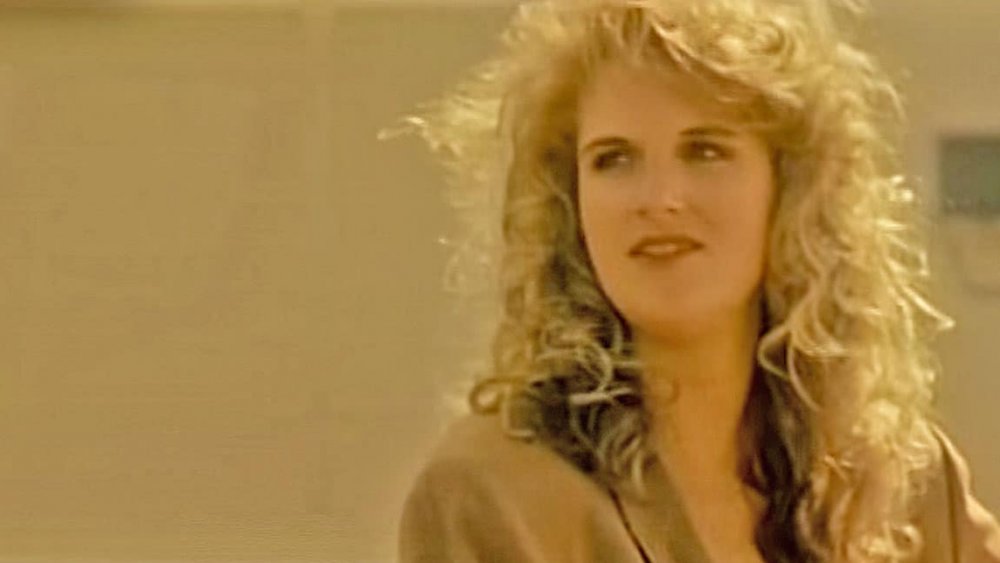 Trisha Yearwood in the "She's In Love with the Boy" music video