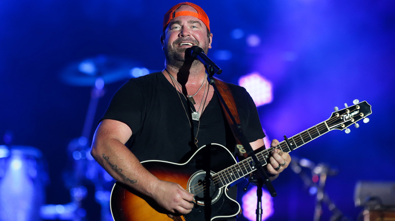 Lee Brice performing in 2019