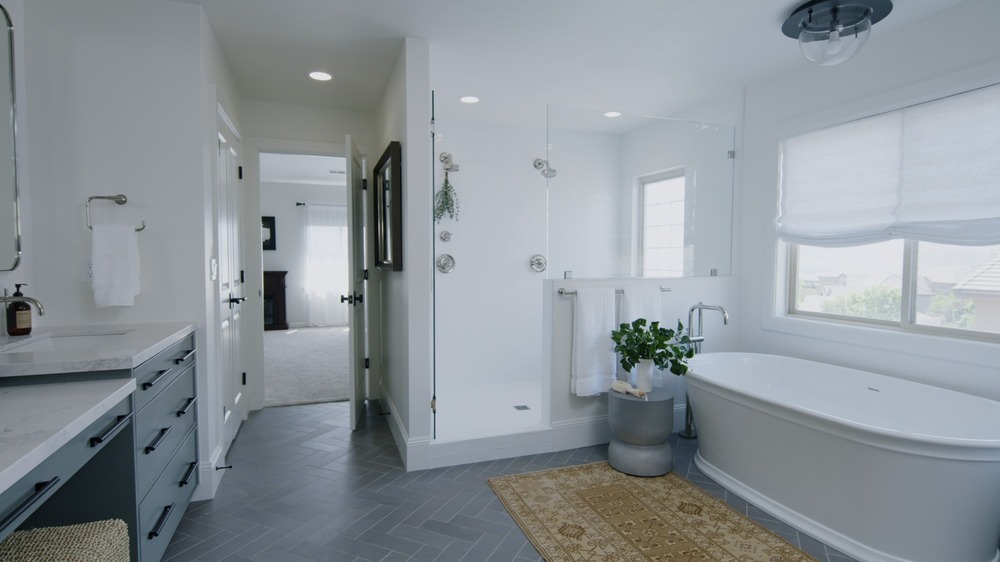 Dream Home Makeover bathroom white 