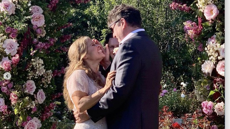 Jennifer Lee and Alfred Molina exchanging vows