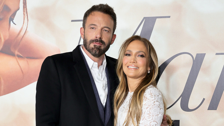 Ben Affleck, Jennifer Lopez posing