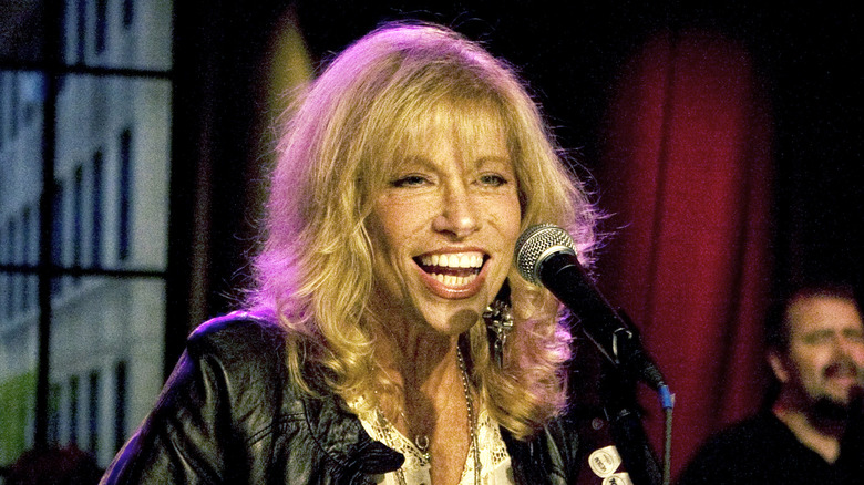 Carly Simon performing