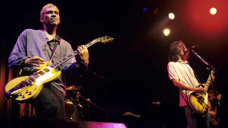Pat Smear and Dave Grohl from Foo Fighters performing in 1995