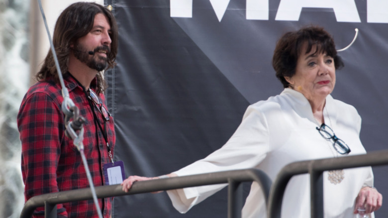 Dave and Virginia Grohl on stage 