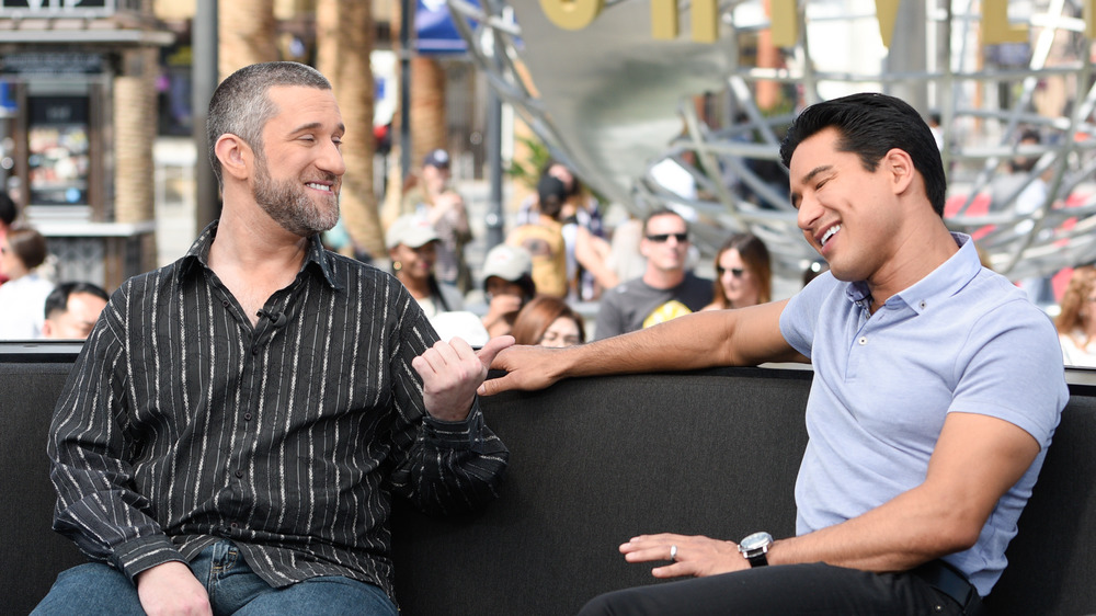 Dustin Diamond and Mario Lopez talking