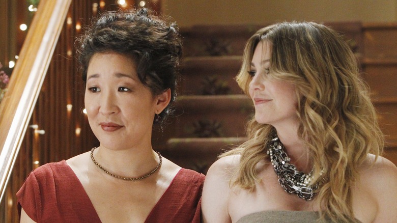 Sandra Oh and Ellen Pompeo smiling