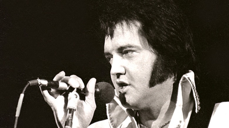 Elvis Presley singing in 1977