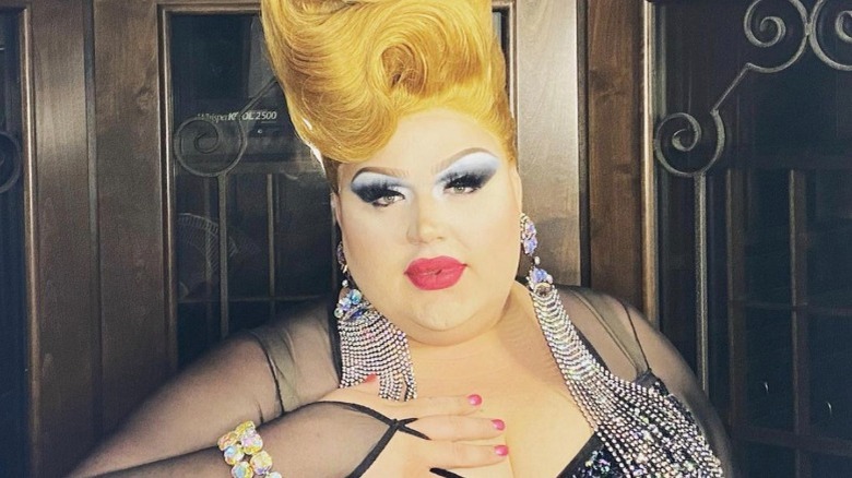 Eureka O'Hara, posing