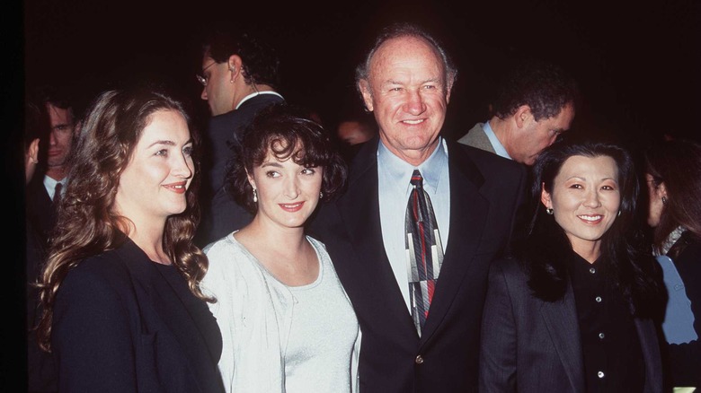 Gene Hackman with Betsy Arakawa and daughters