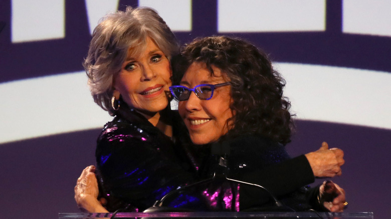 Jane Fonda and Lily Tomlin cohost the Lo Máximo Awards