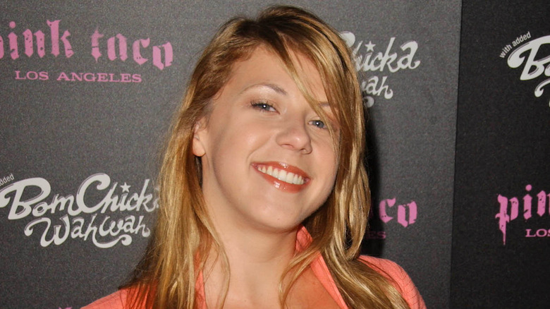 Jodie Sweetin smiling