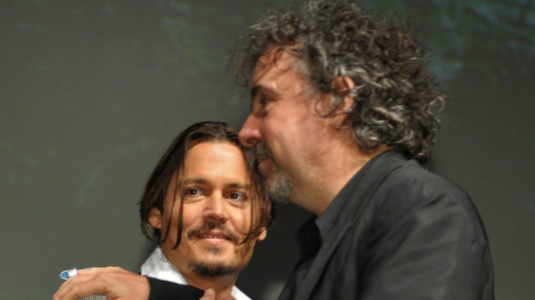 Tim Burton Johnny Depp hugging