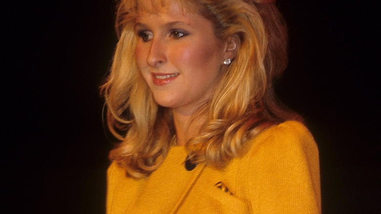 Kathy Hilton yellow outfit