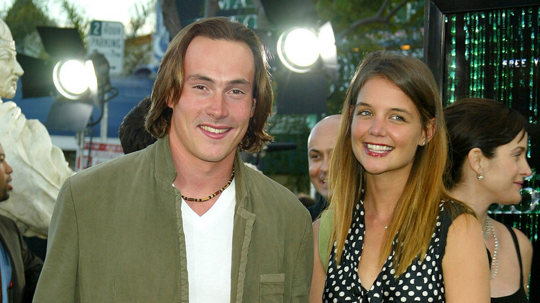 Katie Holmes and Chris Klein pose in casual clothes