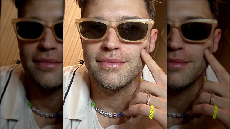 Tom Schwartz wearing a Bubba necklace