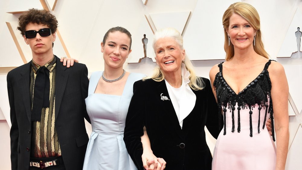 Laura Dern, Diane Ladd, and Dern's two kids