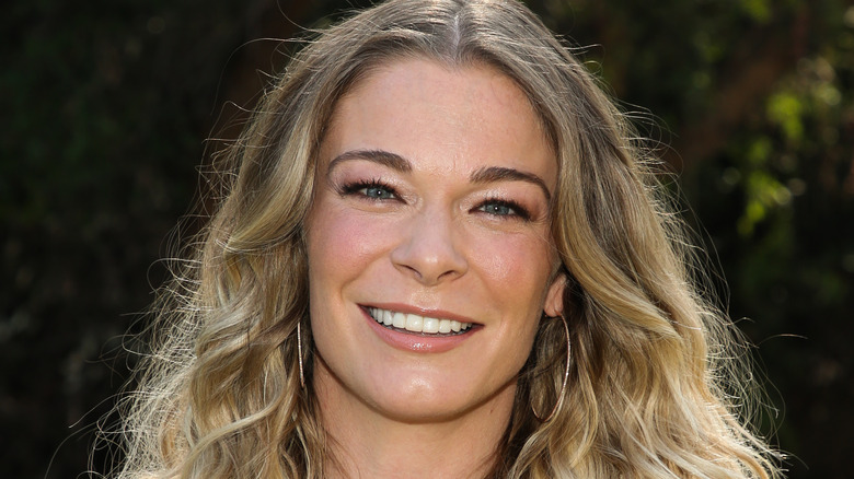 LeAnn Rimes smiling