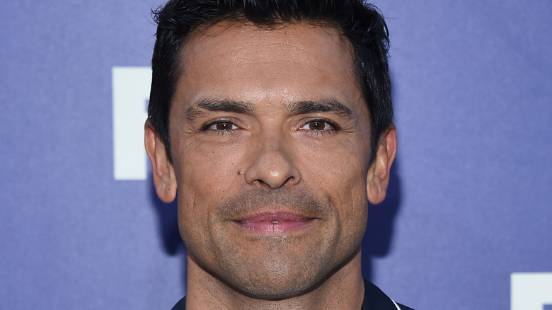 Mark Consuelos posing