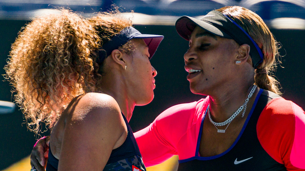 Serena Williams embraces Naomi Osaka 