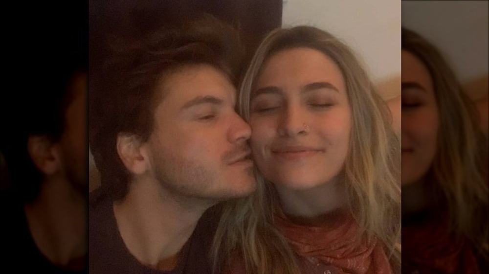 Emile Hirsch Paris Jackson cuddling