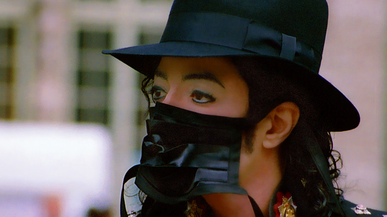 Michael Jackson with black mask and hat
