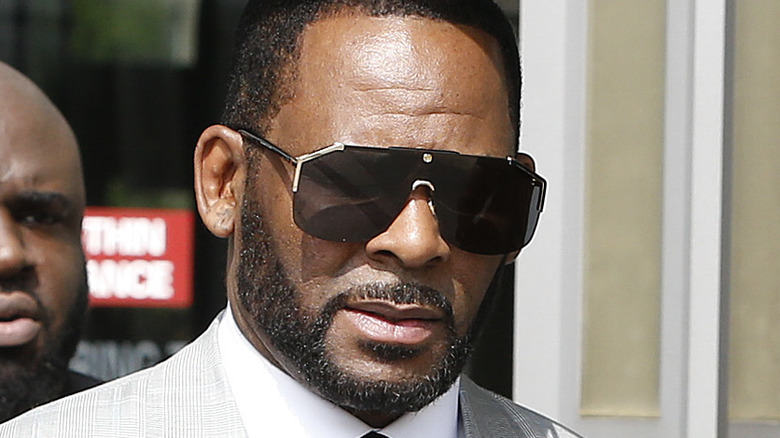 R. Kelly in front of a Chicago court in 2019